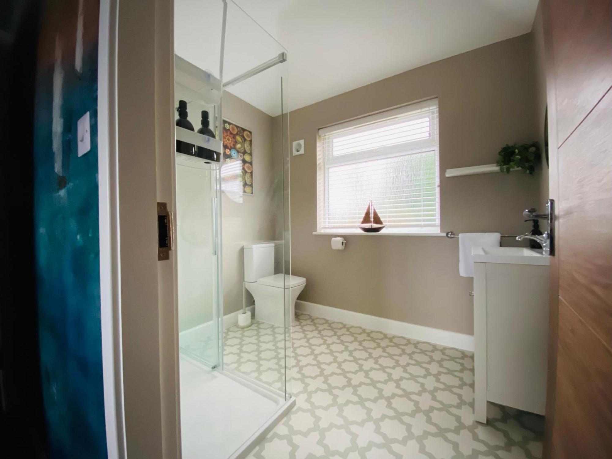 Lux Central Whitby Near Pannett Park/Cinder Trail Exterior photo